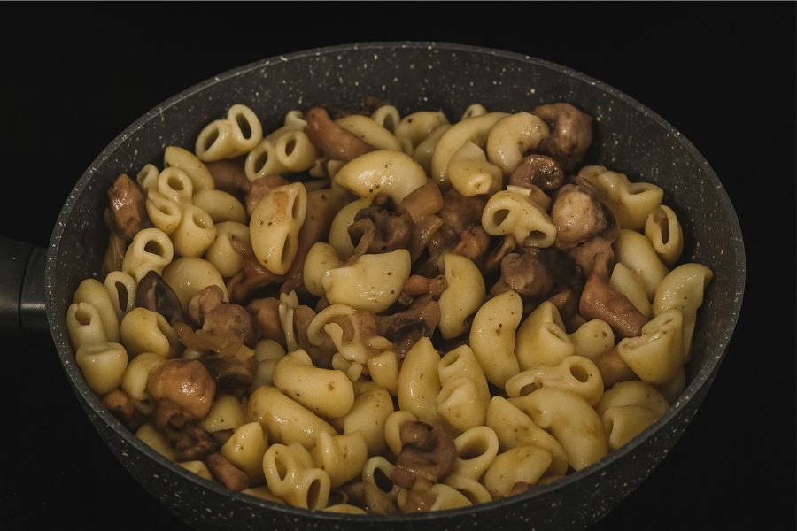 Aromatični pužići s gljivama